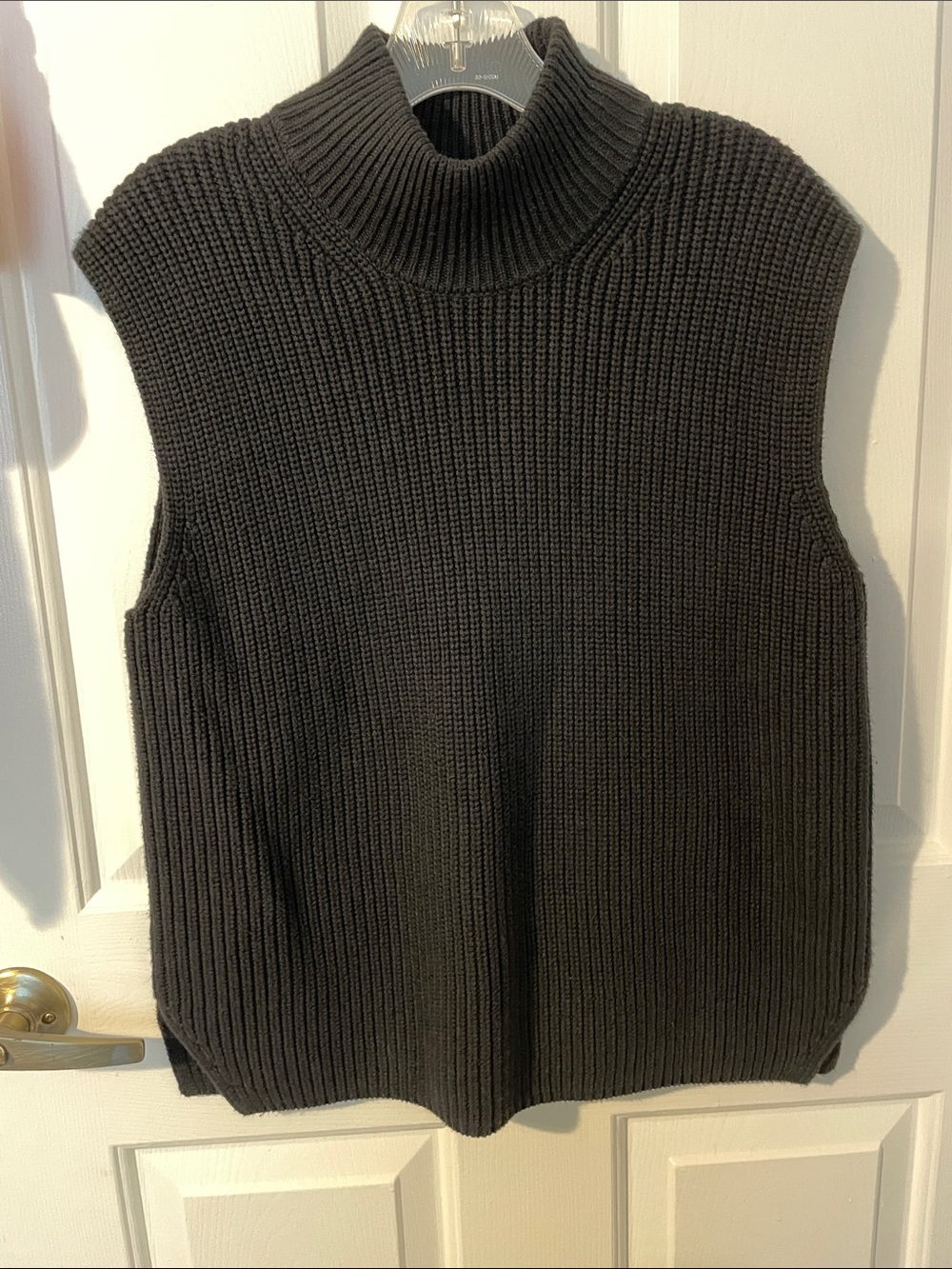 Abercrombie & Fitch Black Ribbed Sleeveless Turtleneck Sweater